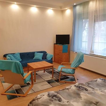 Lara Apartman Будапеща Екстериор снимка