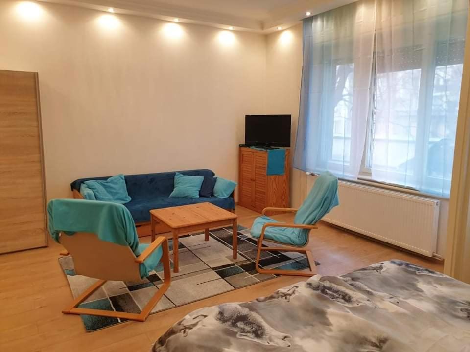 Lara Apartman Будапеща Екстериор снимка
