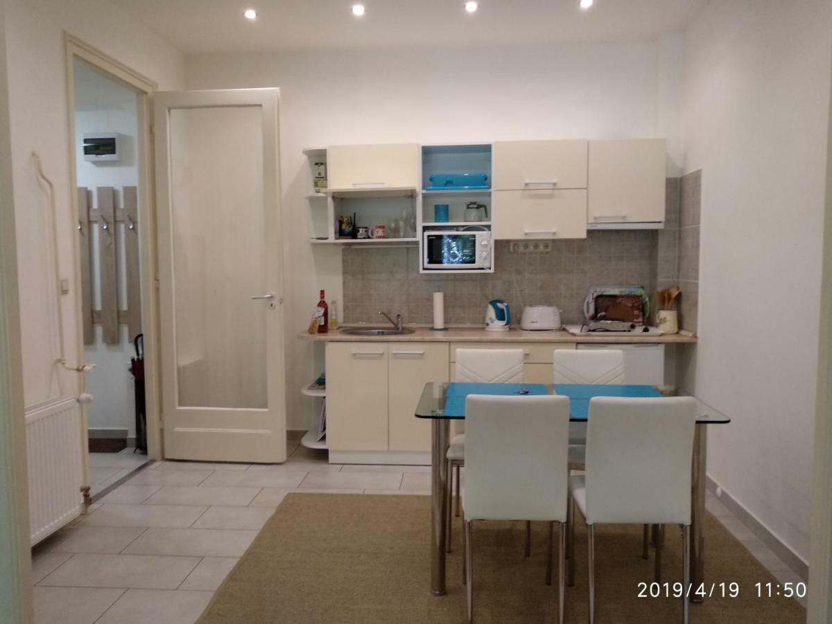 Lara Apartman Будапеща Екстериор снимка
