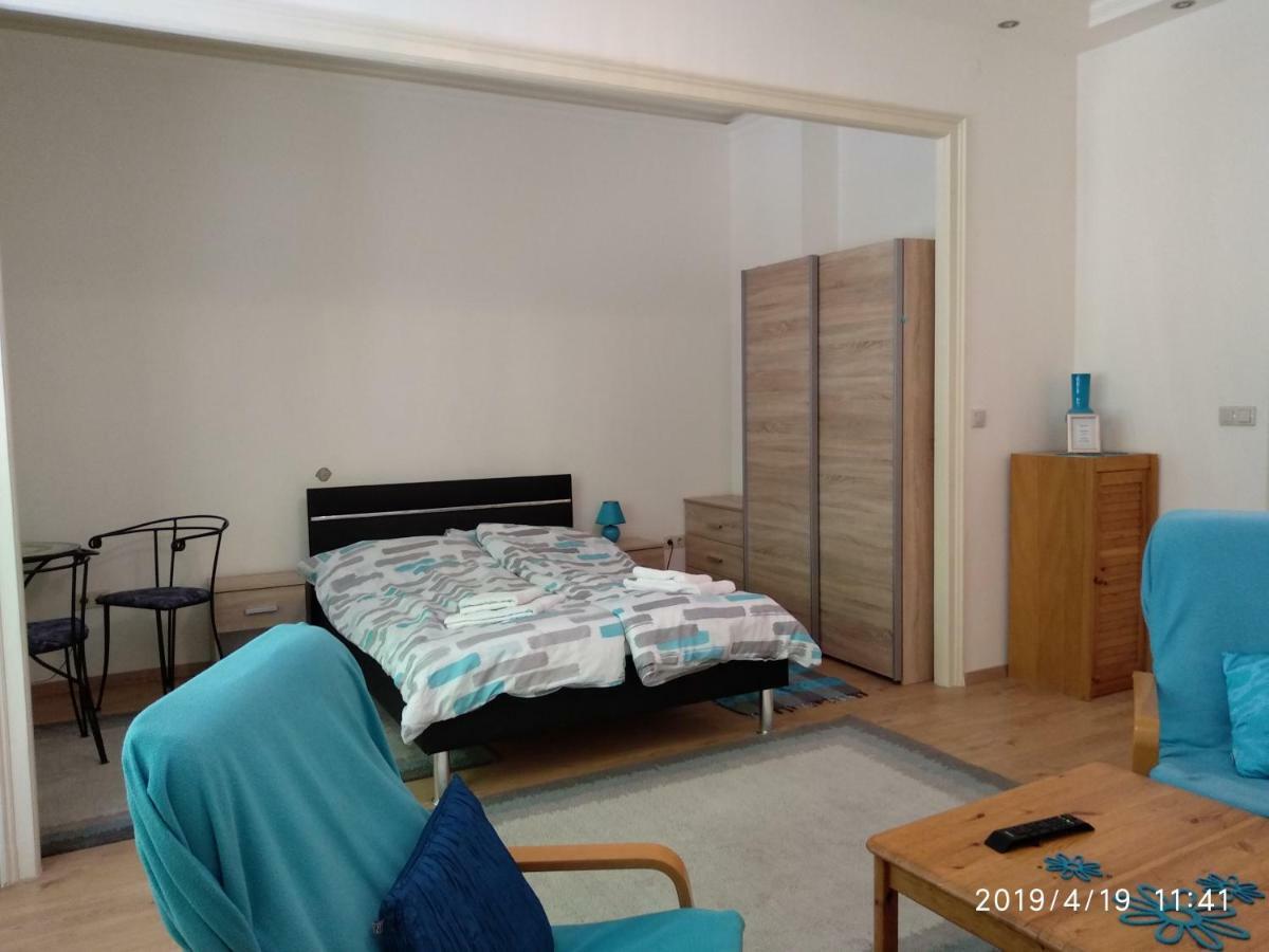 Lara Apartman Будапеща Екстериор снимка